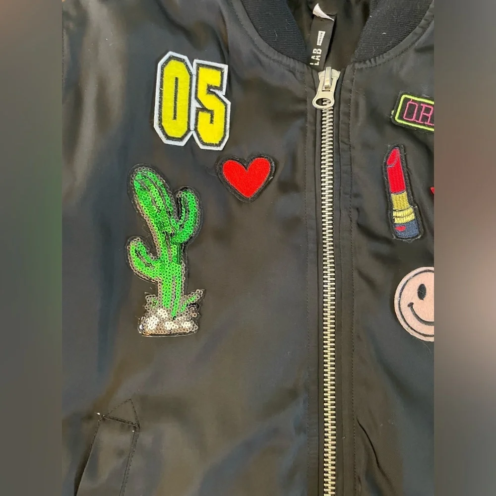 Design Lab Bomber Jacket Black Satin Patches Lips Lipstick Smiley Face Cactus - Picture 5 of 6